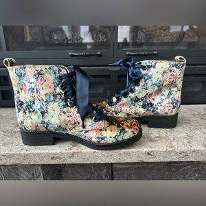 Dirty Laundry Velvet Floral Pattern Boots